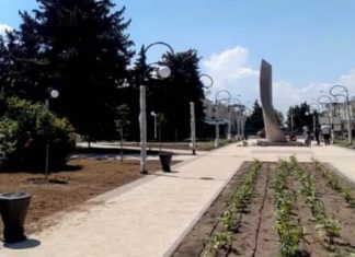 В сквере на улице Комсомольской в Волжском завершаются работы по благоустройству