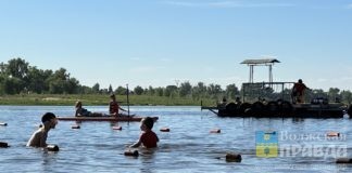 Купание в реке