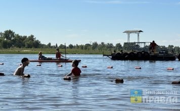 Купание в реке