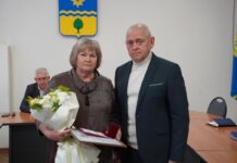 В Волжском передали награду матери погибшего Героя России Михаила Подшибякина