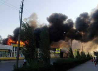 В Волжском загорелся рынок «Людмила»