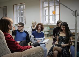 В Волжском «сонный» художник творит как Тициан