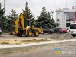 В Волжском на привокзальной площади обустраивают пешеходные зоны