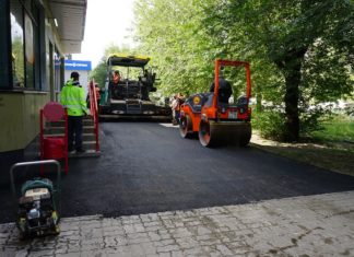 В Волжском на бульваре Профсоюзов обустраивается еще один тротуар