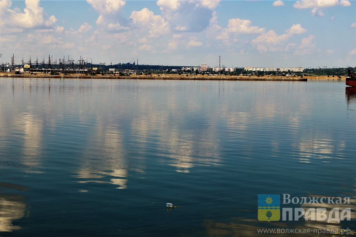 Из-за обмеления Волгоградского водохранилища остановили паромную переправу  | 04.11.2023 | Волжский - БезФормата