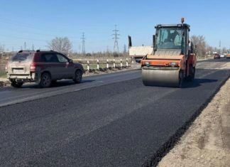 Ремонт дороги на улице Логинова в Волжском сделали наполовину