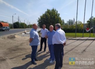 В Волжском расширяют дорогу на улице Логинова