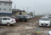 Рабочие РНК в Волжском показали лужу грязи вместо парковки