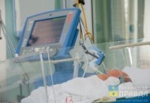 Роженице в Волгограде пришлось идти пешком до перинатального центра из-за закрытого шлагбаума