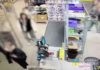 Проскочили через пустую кассу: в Волжском задержали девочек, укравших продукты