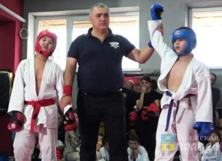 На одном татами с Дедом Морозом: волжские рукопашники провели предновогодний турнир