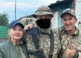 Гостившие в Волжском волонтёры-предприниматели сами готовят тушёнку для воинов