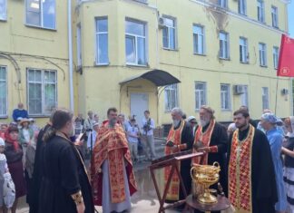 В Волжском прошёл крестный ход в память Святых Царственных страстотерпцев