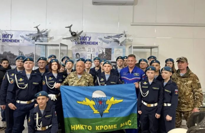 shkolniki-geroi-svo-adm-vol