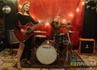 Цепи, винил и «Мальборо»: в Волжском открылся цокольный бар «19/56 Андеграунд»