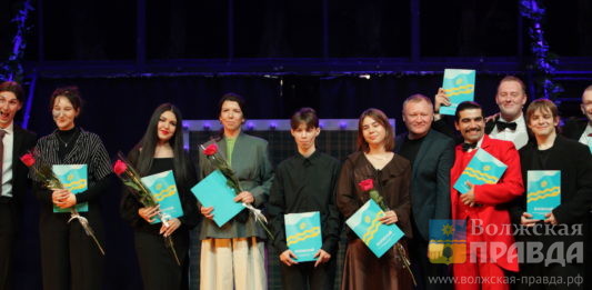 Пробуждая лучшее в нас: в Волжском наградили работников культуры