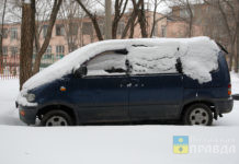 У жителей Волжского конфисковали две иномарки за долги