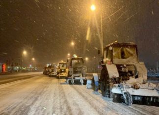 Дорожники Волжского работают в усиленном режиме из-за снегопада