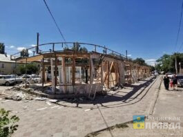 В Волгограде избавляются от павильонов на ул. Титова