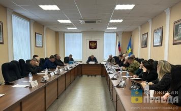 «Чемодан добра» и пресечение конфликтов: в Волжском состоялась встреча участников Совета межнациональных и межконфессиональных отношений