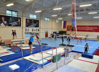 Волжской спортшколе подарили новые снаряды