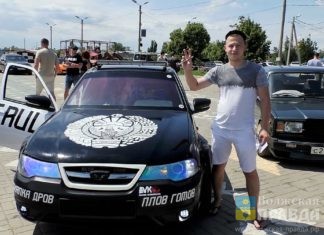 В Волжском проходит автомобильный фестиваль Low & Slow