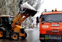 Не паркуйтесь у обочин: с улиц Волжского за три дня выгребли 3 400 м³ снега