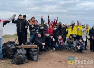 Волжане очистили от мусора берег Волги в поселке Краснооктябрьский