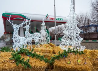 К Новому году Волжский помогают украшать предприятия