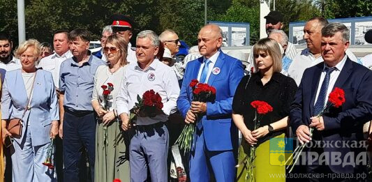 Посвященные 72-летию Волжского мероприятия стартовали у памятника Логинову