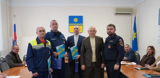 Подросток жив: глава Волжского поблагодарил спасателей