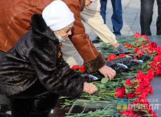 Волжане почтили память героев Сталинградской битвы