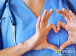Медики в Волжском удачно прооперировали 94-летнюю пациентку с брадикардией врач