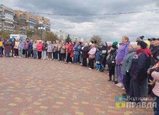 На «Аллее памяти» установлено 16 скамеек