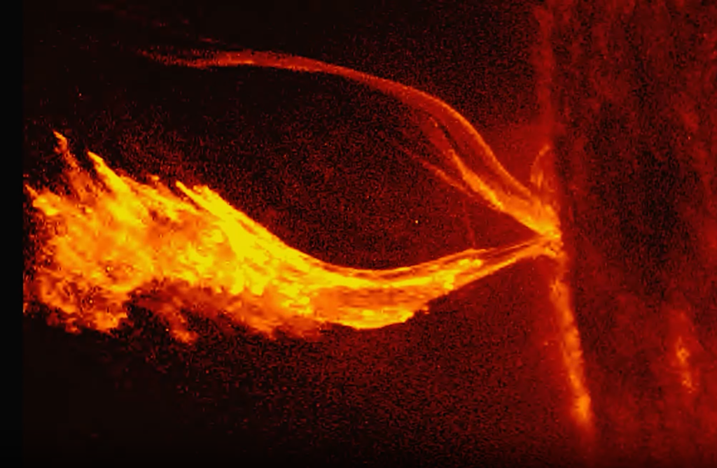 Солнце подарило волжанам новую вспышку и показало дракона