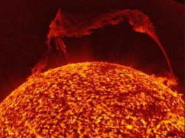 Солнце потрясло космос: протуберанец в миллион км не угрожает волжанам