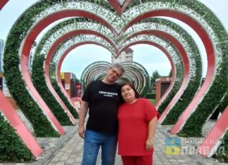 Справки нет, а схватки есть: брачным кортежем семьи волжан стала «скорая», а свадебным подарком – сын