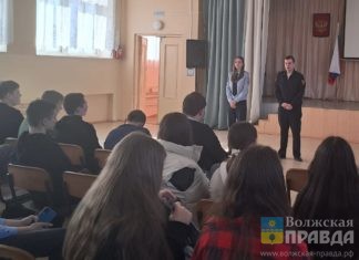 Госавтоинспекторы и полицейские рассказали подросткам как сохранить жизнь на шоссе