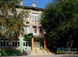 Виновные понесут ответственность: в 14-й школе Волжского 9-классницы заставляли первоклашек материться