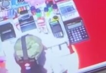 В Жирновском районе подростки ограбили магазин и потратили деньги на сладости